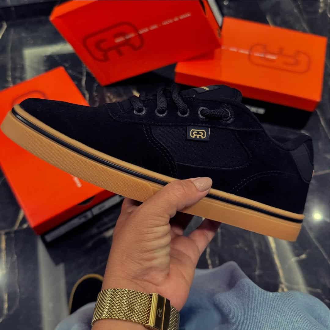 WhatsApp Image 2025-08-29 at 10.12.34 (15) TENIS HOCKS FLAT LITE PT/NATURAL 41 - Imagem 1