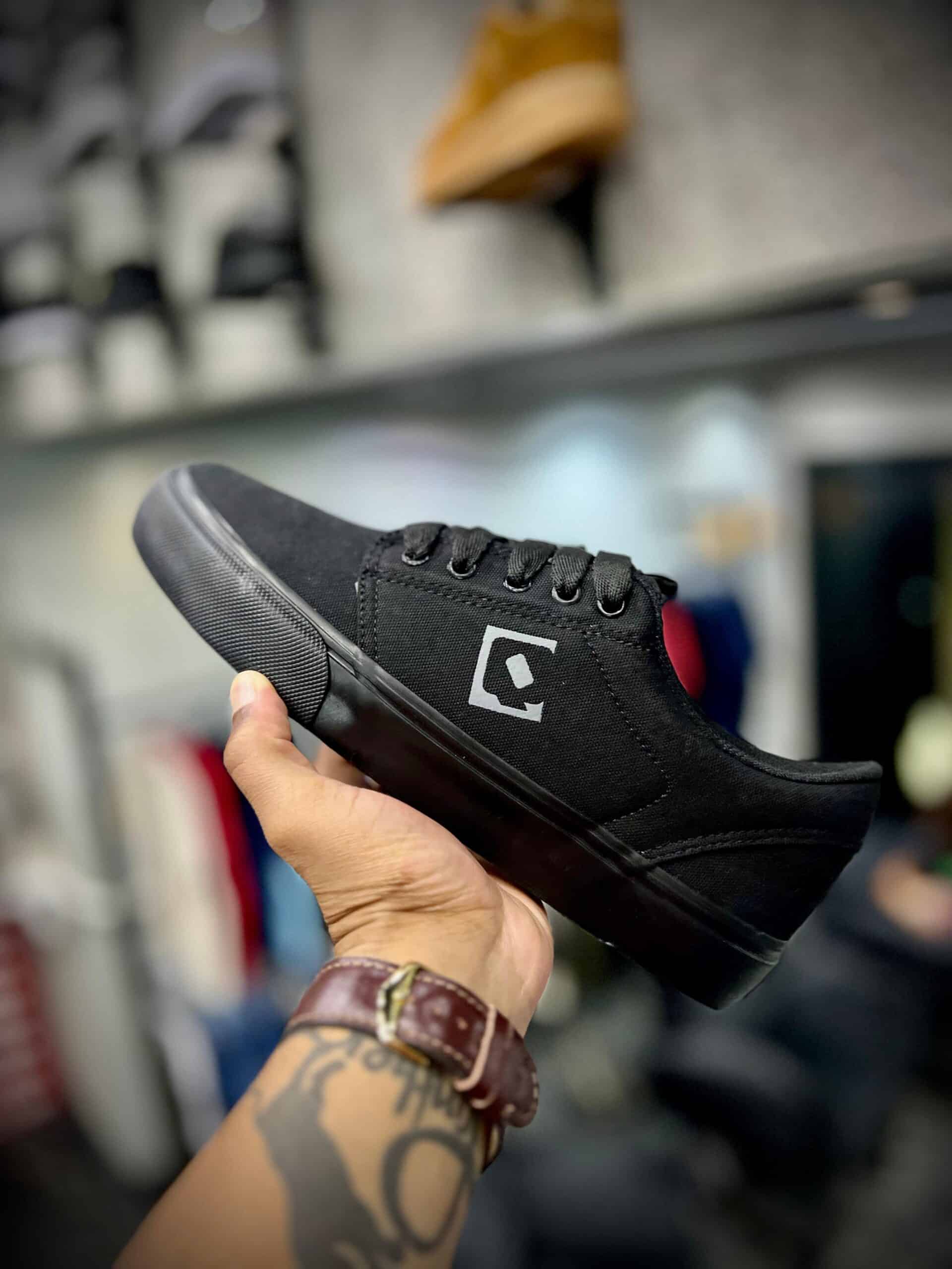 WhatsApp Image 2025-08-29 at 10.12.34 (16) TENIS QIX QXVU0044 PRETO/PRETO 44 - Imagem 1