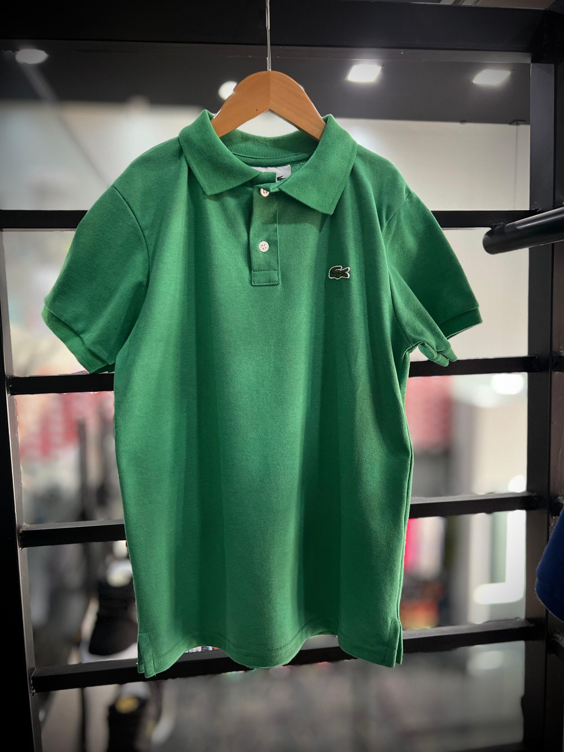 WhatsApp Image 2025-09-22 at 10.06.06 CAMISETA GOLA POLO TAM 12 LC VERDE - Imagem 1