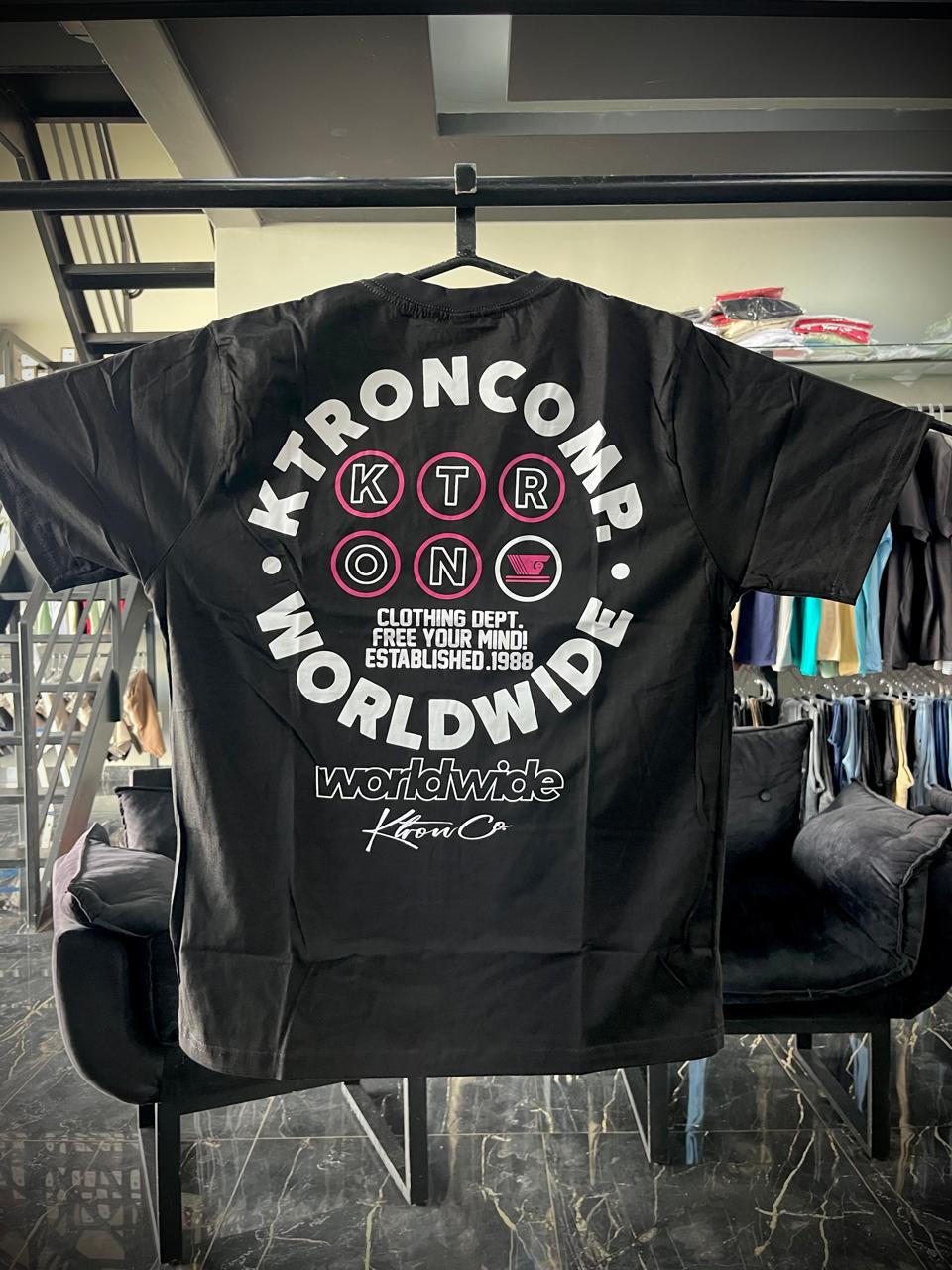 WhatsApp Image 2026-02-06 at 15.47.20 (1) CAMISETA K-TRON PRETA (G) 6169 - Imagem 1