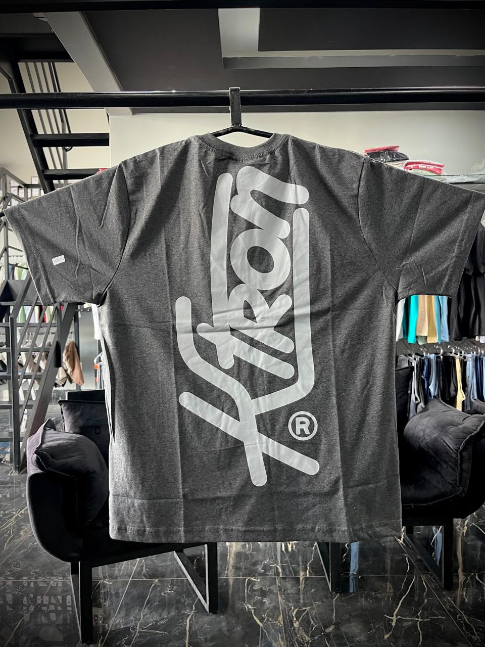 WhatsApp Image 2026-02-06 at 15.47.22 (2) CAMISETA K-TRON CINZA ESCURO (G) 6138 - Imagem 1