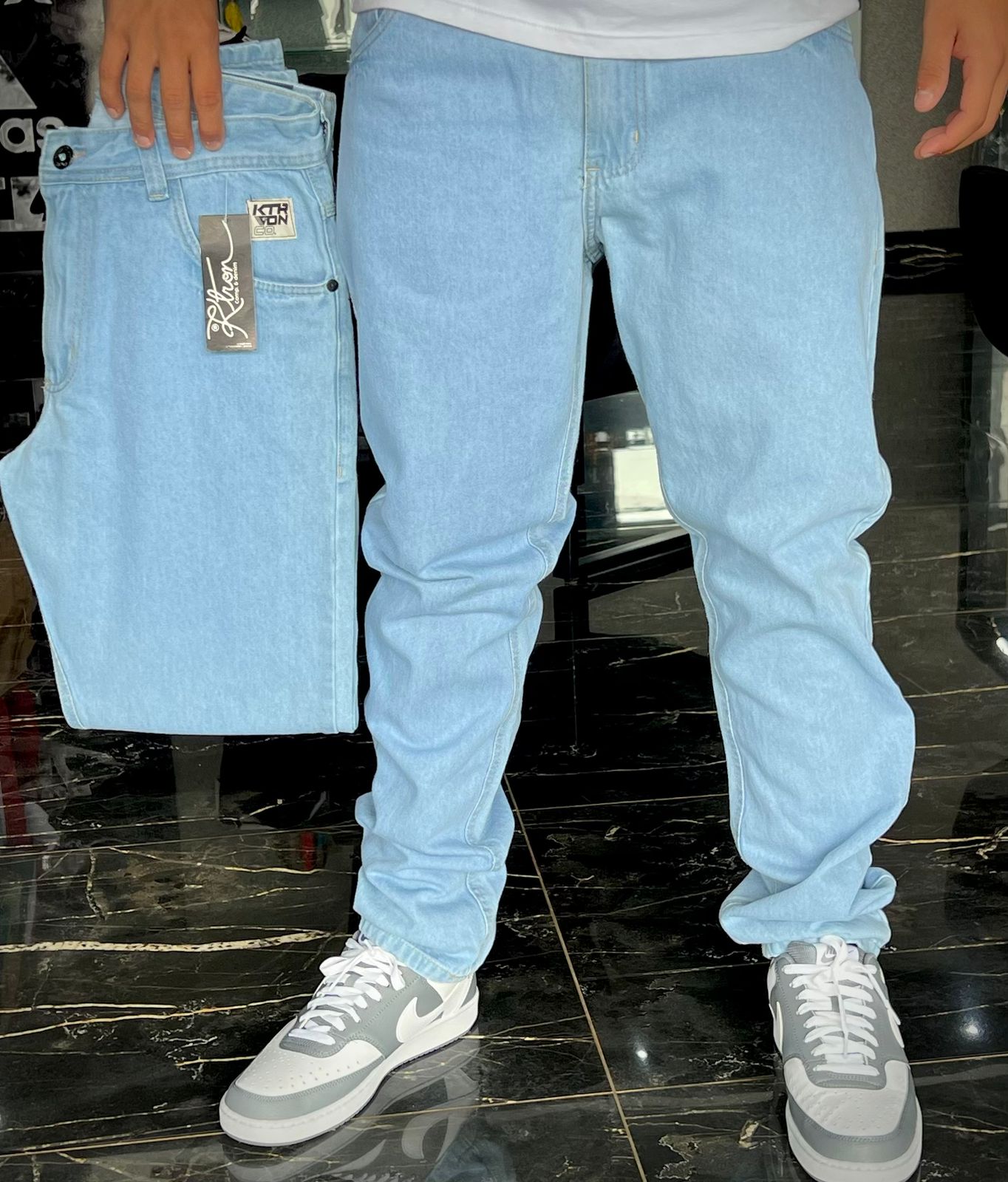 WhatsApp Image 2026-02-18 at 10.08.21 CALCA 46 JEANS CLARO K-TRON - Imagem 1