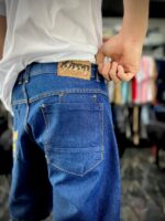 BERMUDA 38 JEANS AZUL K-TRON BORDADO NO BOLSO - Imagem 2