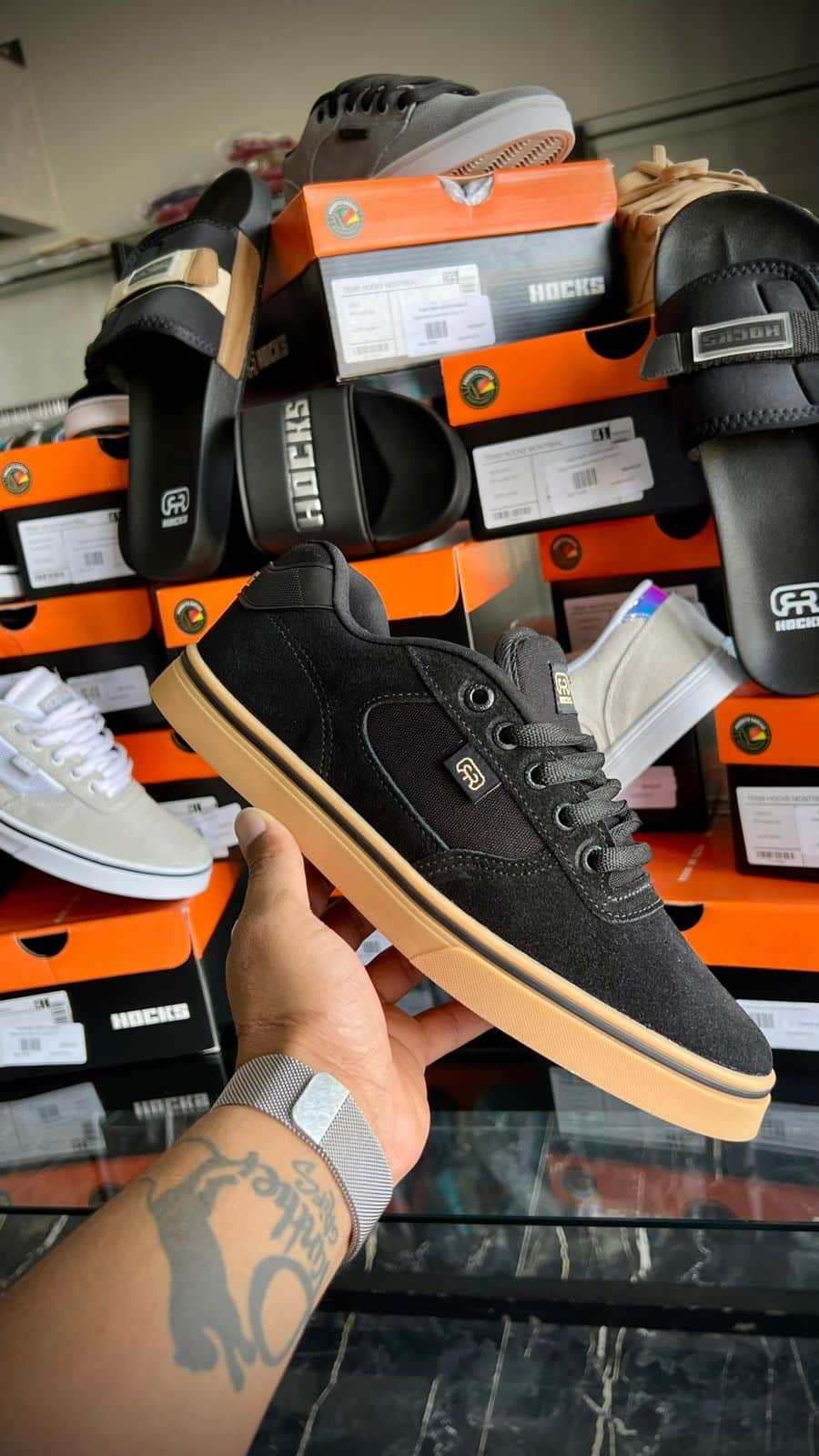 WhatsApp Image 2026-02-27 at 16.50.30 (1) TENIS HOCKS FLAT LITE PT/NATURAL 36 - Imagem 1